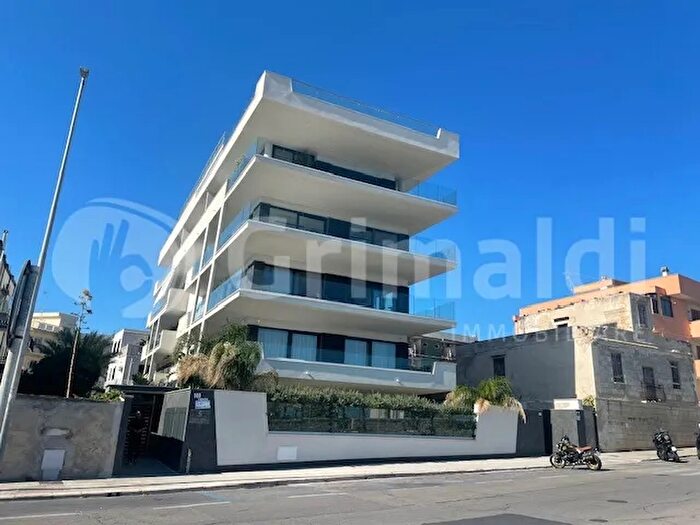 Appartamento trilocale in vendita in Lungomare Cristoforo Colombo, Trani