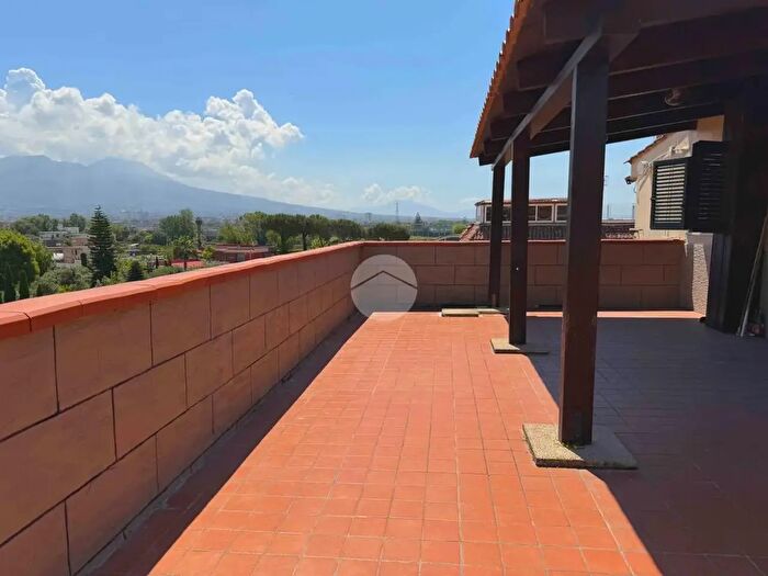 Appartamento trilocale in vendita in Via Vicinale Cupa S Severino, Napoli
