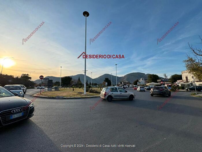 Casa con 6 locali in vendita in Piazza Castelforte Palermo Pa Italia, Palermo