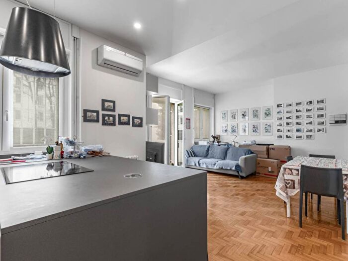 Appartamento trilocale in affitto in Via Tertulliano, Lodi Brenta, Milano