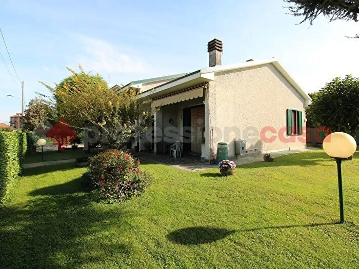 Casa trilocale in vendita in Via Montegrappa, Pozzo D'Adda