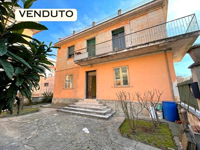 Appartamento con 6 locali in vendita in Via Michele Biancale Sora Frosinone, Sora