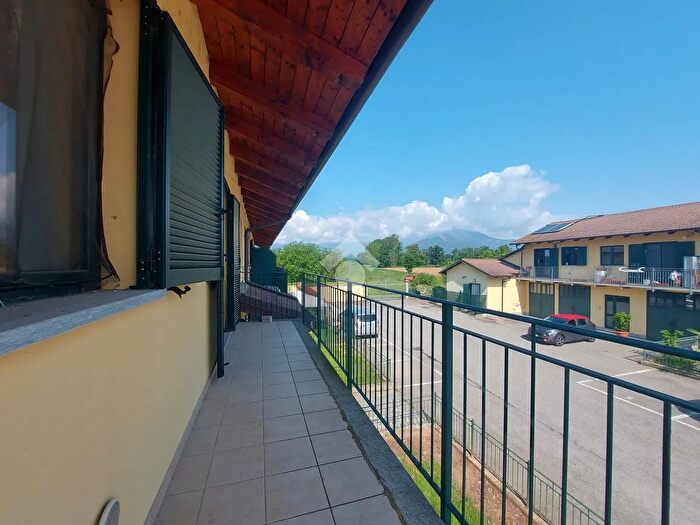 Appartamento trilocale in vendita in Via Piscina, Cumiana