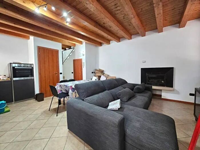 Casa quadrilocale in vendita in Via Isidoro De Capitanio, Ranica