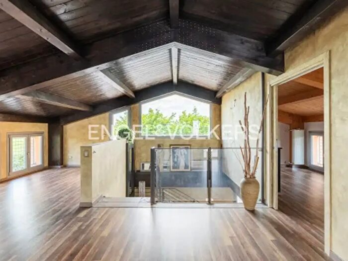 Casa con 5 locali in vendita in Via del Gomito, Bologna