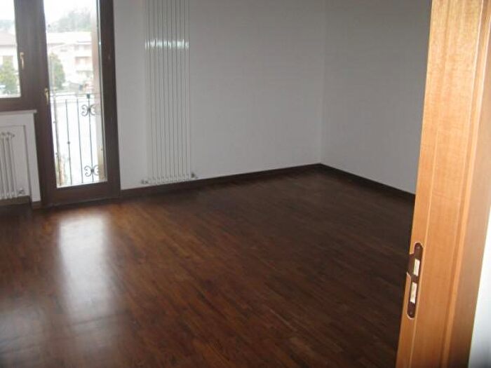 Casa quadrilocale in vendita in Via Monte Grappa, Jesi