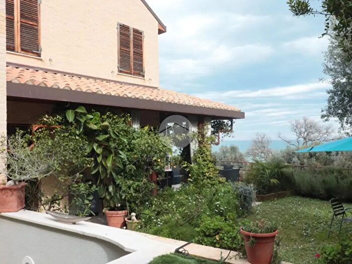 Appartamento quadrilocale in vendita in Via Sisto V, Grottammare