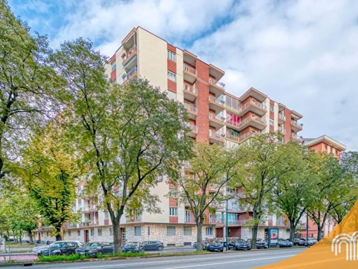 Appartamento trilocale in vendita in Corso Peschiera, Torino