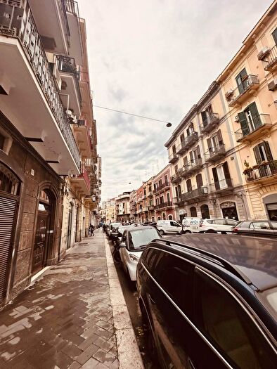 Appartamento quadrilocale in vendita in Via Abate Gimma, Bari