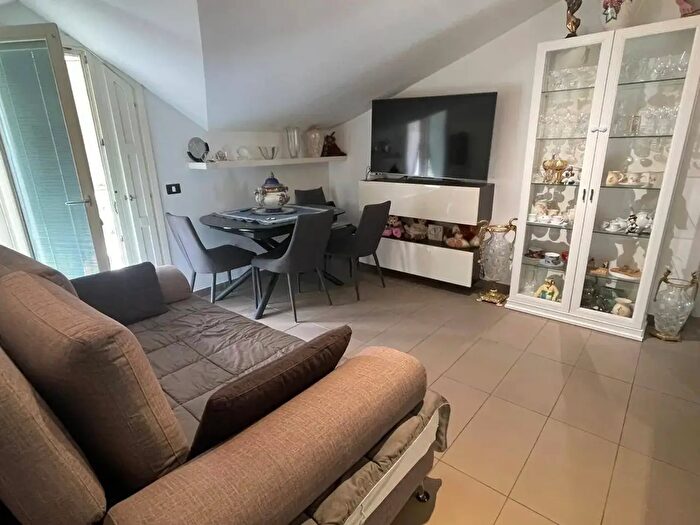 Appartamento trilocale in vendita in Via della Resistenza, Ventimiglia