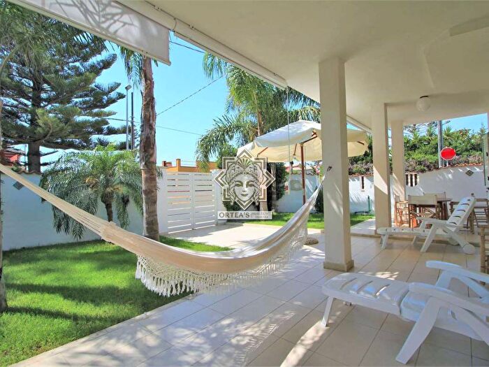 Casa quadrilocale in affitto in Via Ucca a Marina, Santa Maria Del Focallo, Ispica