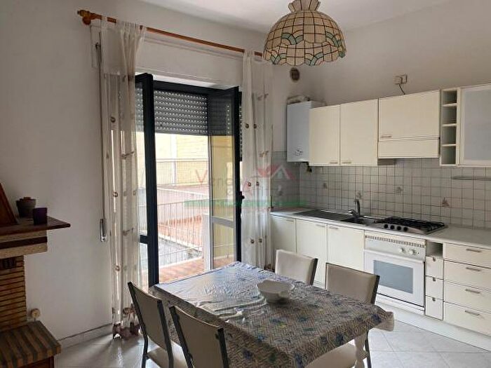 Appartamento quadrilocale in vendita in Via Pasquale De Virgiliis, Chieti