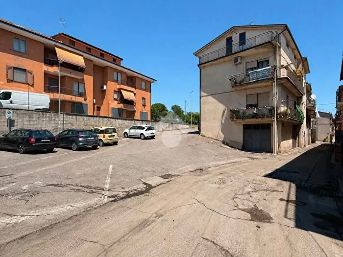 Appartamento quadrilocale in vendita in Via Palazzolo, Vasanello