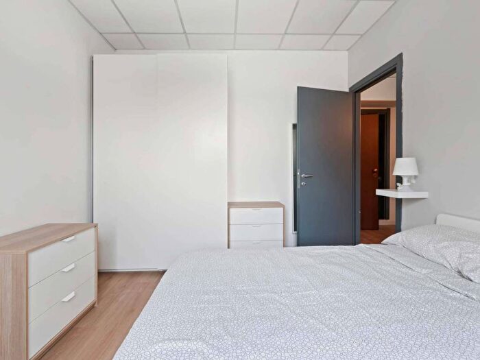 Appartamento con 6 locali in affitto in Via Privata Deruta, Udine, Milano