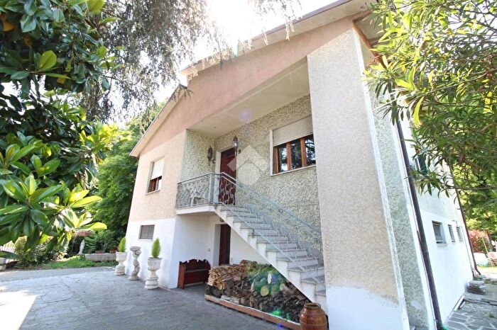 Casa con 7 locali in vendita in Via Montanara, Castelnuovo Rangone