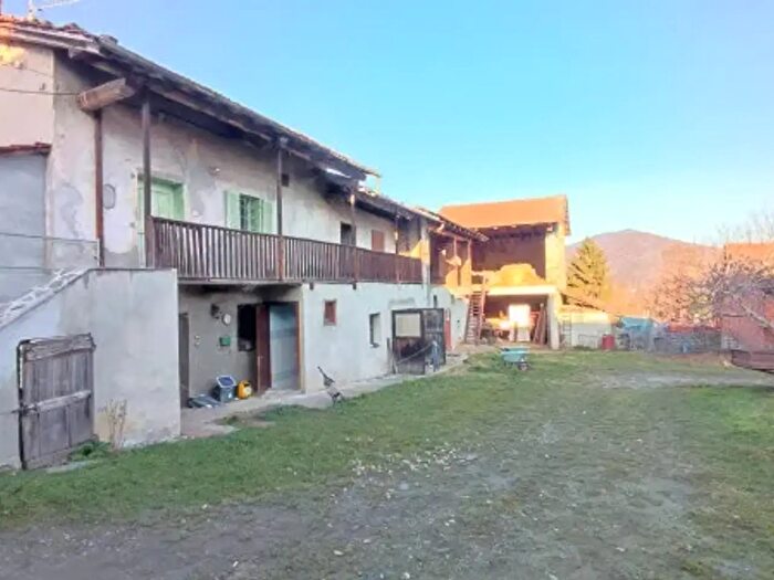 Casa con 6 locali in vendita in Via Carpenetti, Gambasca