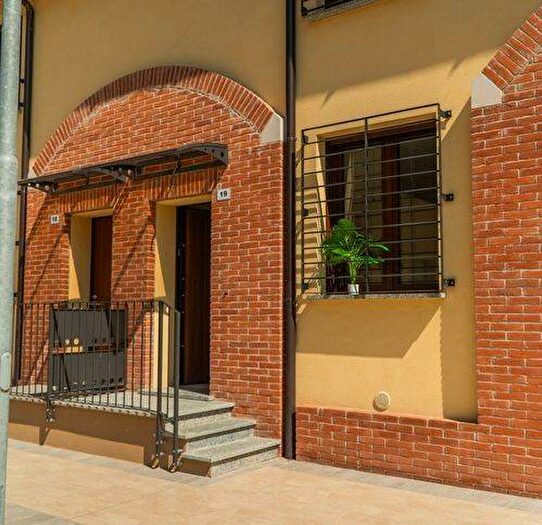 Casa quadrilocale in affitto in Via Moglia, San Felice, Cremona