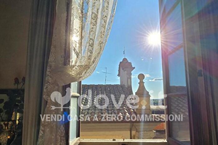 Appartamento con 6 locali in vendita in Piazza fra Benedetto, Foiano Della Chiana