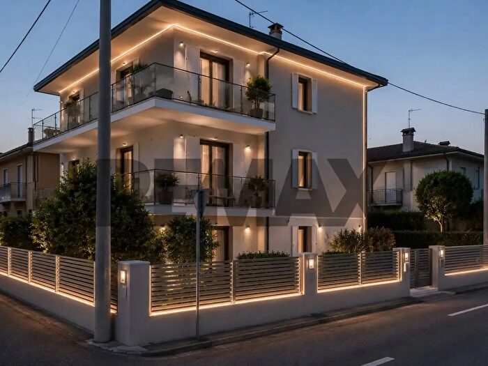 Appartamento con 5 locali in vendita in Selvazzano Dentro