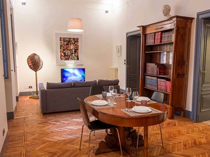 Appartamento trilocale in affitto in Via Cesare Battisti, Centro Storico, Bologna