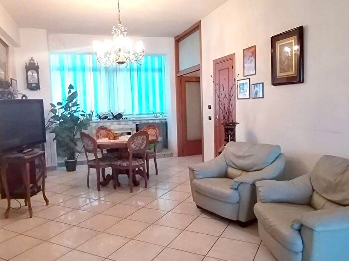 Appartamento con 5 locali in affitto in Piazza Gian Lorenzo Bernini, Aversa