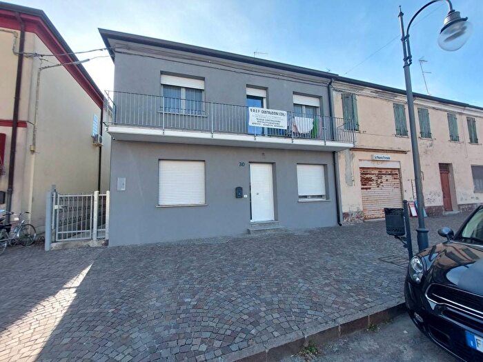 Appartamento quadrilocale in affitto in Via Roma, Formignana, Tresignana