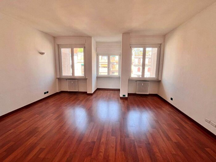 Appartamento con 5 locali in affitto in Viale Regina Giovanna, Porta Venezia, Milano