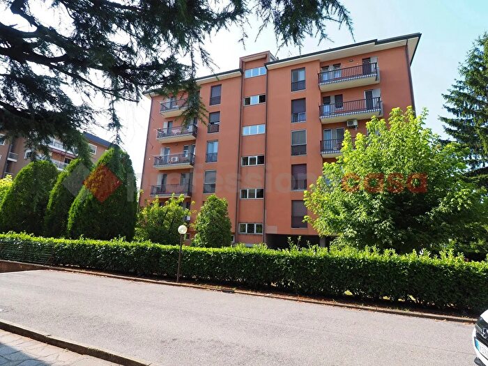 Appartamento trilocale in vendita in Via Vescovo Garibaldo, Inzago