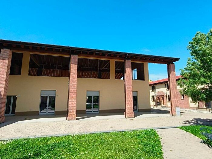 Appartamento trilocale in affitto in Via Gazzolo, San Felice, Cremona