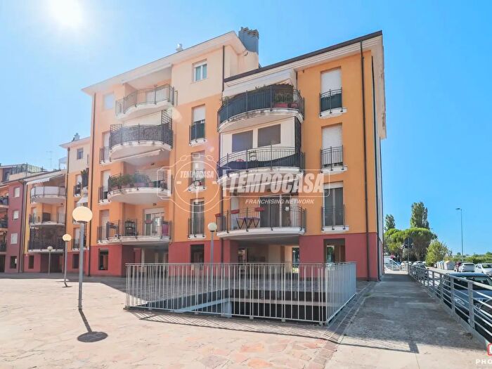 Appartamento con 5 locali in vendita in Via del Ciclamino, Rimini