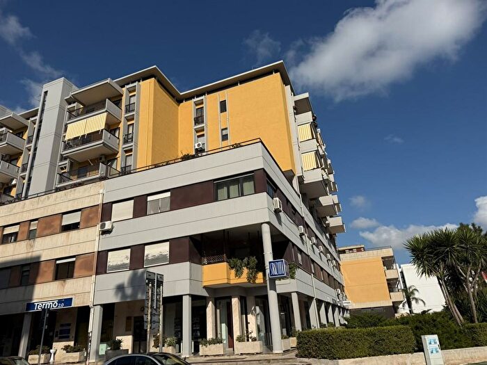 Appartamento quadrilocale in vendita in Via della Repubblica, Modugno