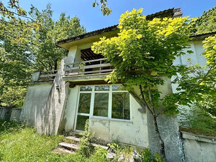 Casa trilocale in vendita in Via dell'Acquasavia Snc, Rocca Di Mezzo