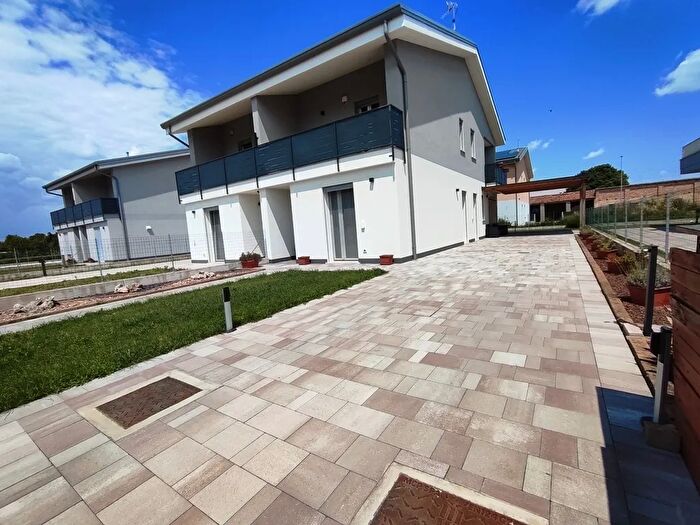 Casa con 7 locali in vendita in Pontecchio Polesine