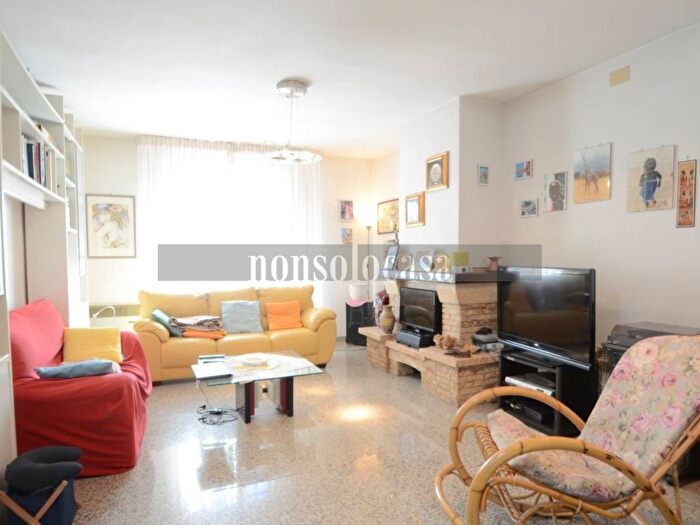 Casa con 6 locali in vendita in Via Lenin, Centro, Marsciano