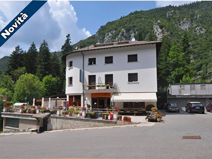 Appartamento trilocale in vendita in Via Monte Torcola, Piazzatorre