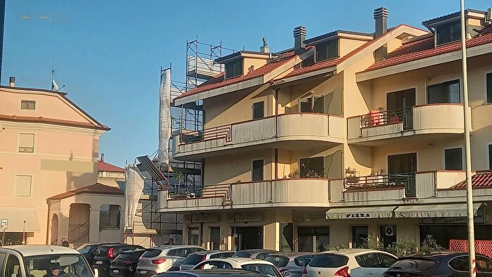 Appartamento con 6 locali in vendita in Via Salaria, Ascoli Piceno