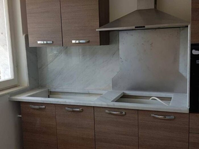 Appartamento con 6 locali in affitto in IT, Stadio SantAntonio Marasio, Carrara