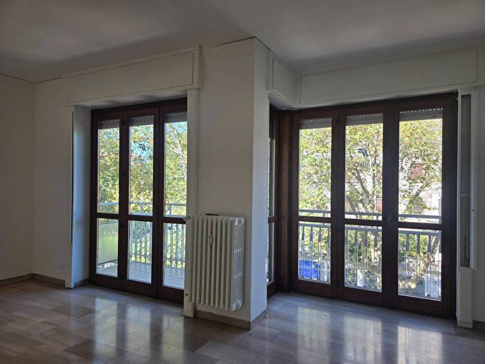 Appartamento con 5 locali in affitto in Via Antonio Fogazzaro, Montenero, Milano
