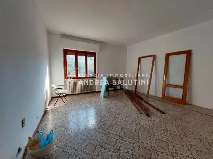 Appartamento con 6 locali in vendita in Buti