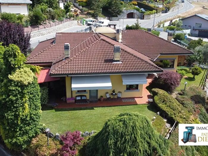 Casa con 7 locali in vendita in Località Les Rouiyes, Saint Christophe