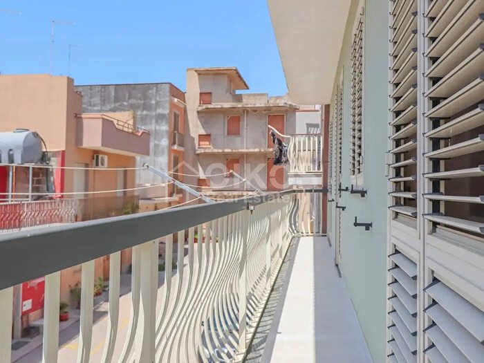 Casa con 6 locali in vendita in Via Lombardia, Pachino