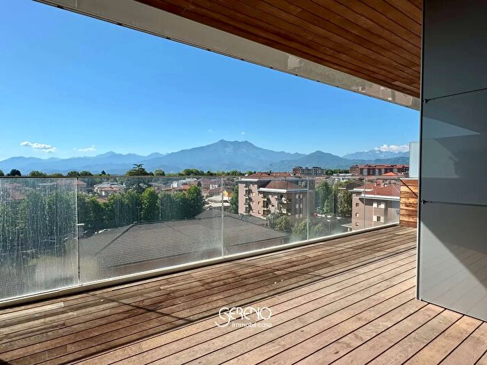 Appartamento trilocale in vendita in Via Dante Livio Bianco, Cuneo