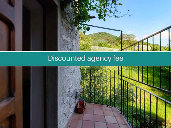 Appartamento bilocale in affitto in Via della Castagna, Centro, Nesso