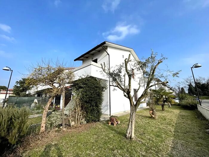 Casa quadrilocale in vendita in Via Palmiro Togliatti, Cotignola