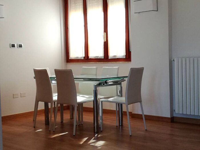 Appartamento trilocale in affitto in Via Fiume Giallo, Torrino, Roma