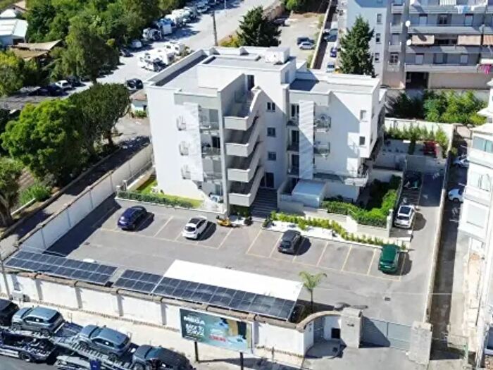 Appartamento quadrilocale in vendita in Via Imperatore Federico, Palermo