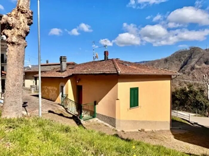 Casa bilocale in vendita in Via Tramonti, Castel Di Casio
