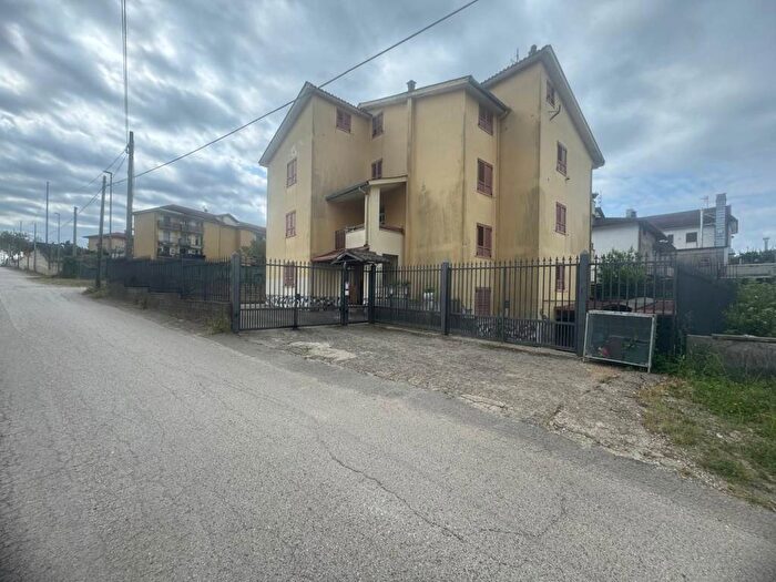 Appartamento quadrilocale in affitto in Dugenta