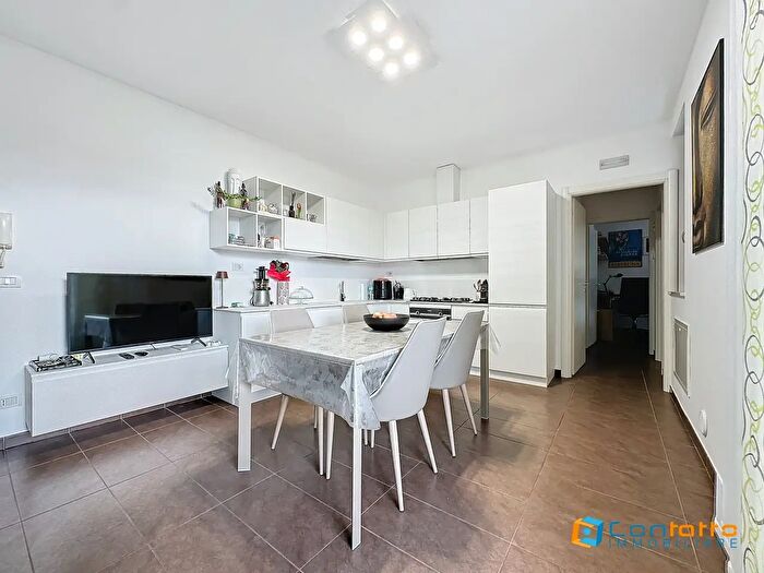 Appartamento quadrilocale in vendita in Via Umbria, Cupra Marittima