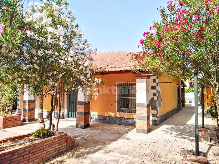 Casa quadrilocale in vendita in Villaggio Porto San Leonardo Snc, Augusta